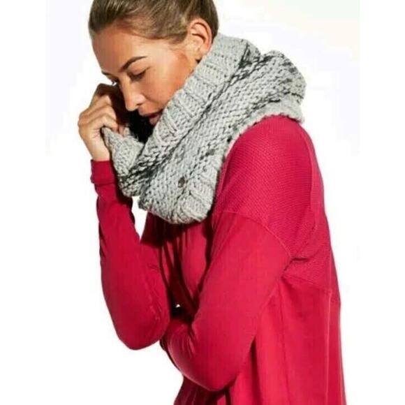 CALIA by Carrie Underwood Chunky Knit High-rise Infinity Scarf Snood Cowl NEW - Picture 1 of 6